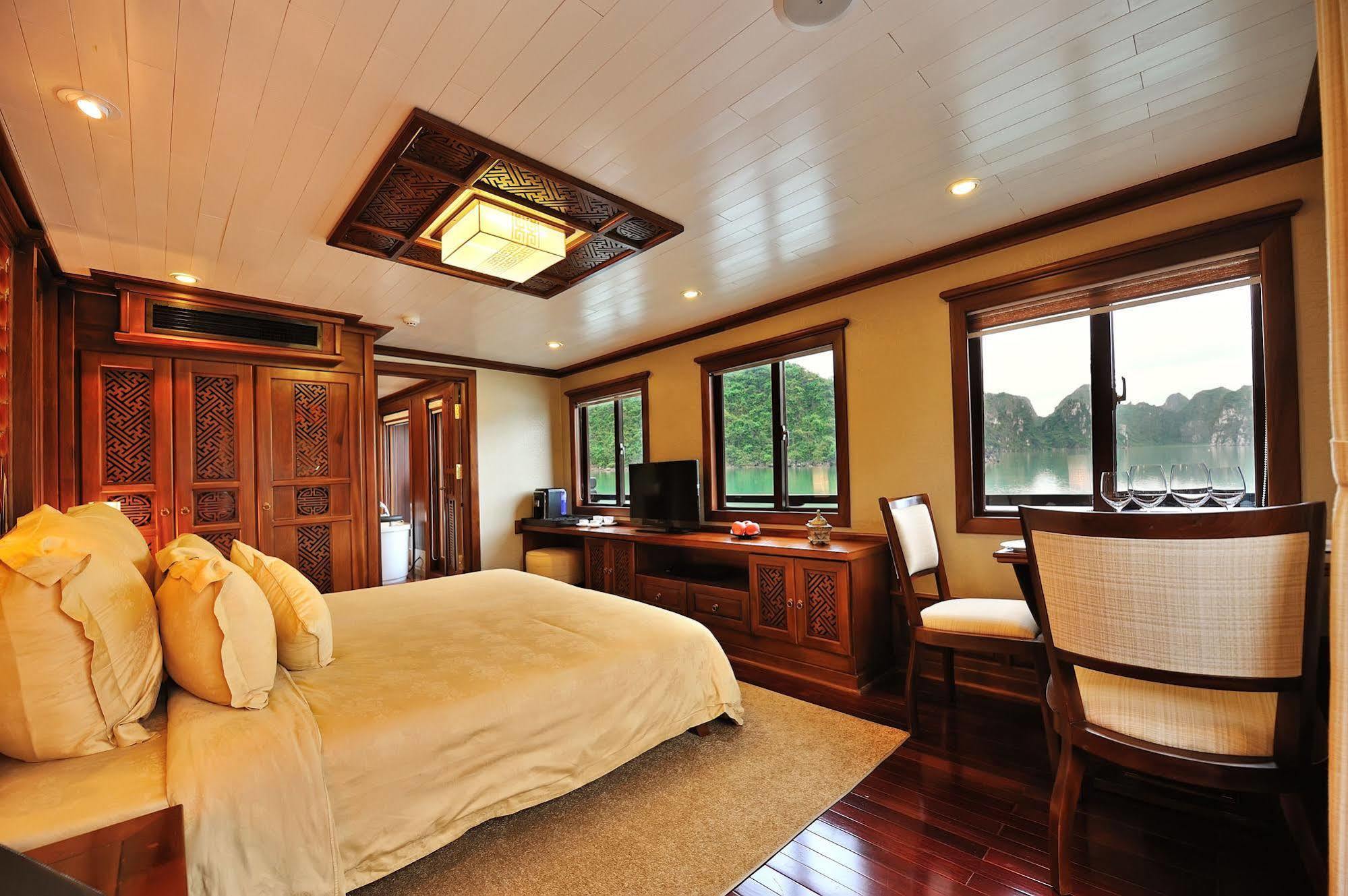 พาราไดซ์ พีค ครุยส์ Hotel ฮาลอง ภายนอก รูปภาพ