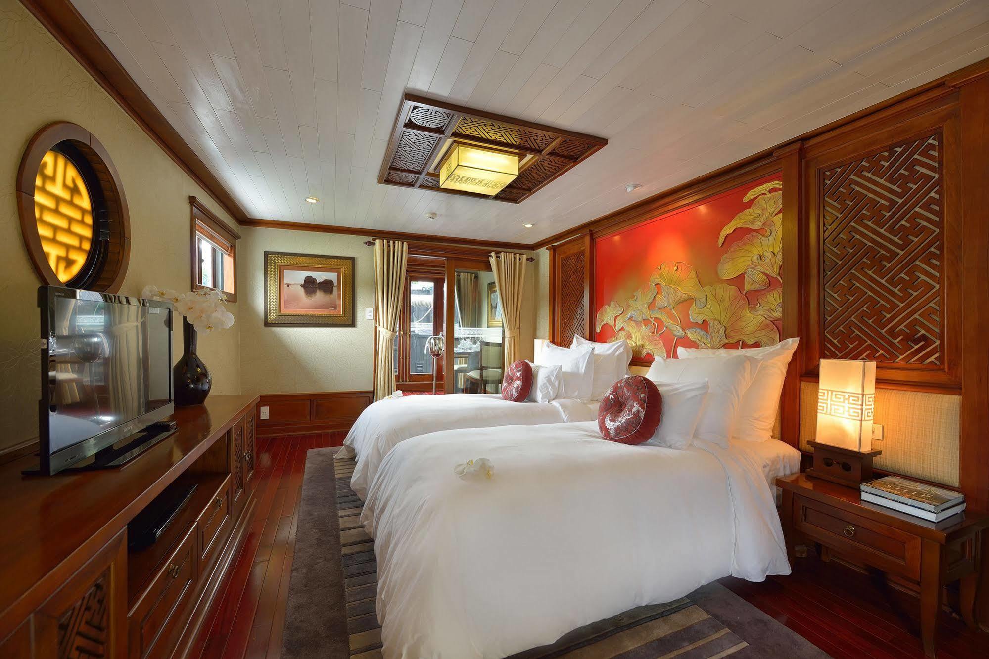 พาราไดซ์ พีค ครุยส์ Hotel ฮาลอง ภายนอก รูปภาพ