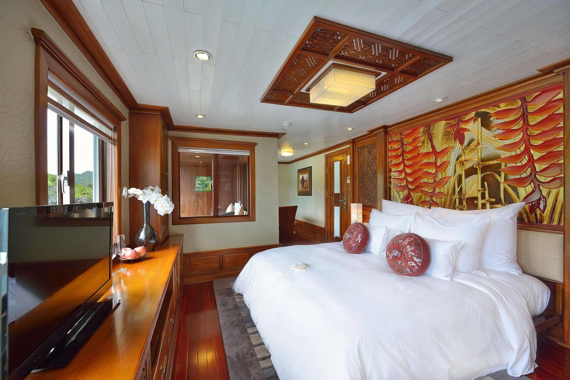 พาราไดซ์ พีค ครุยส์ Hotel ฮาลอง ภายนอก รูปภาพ