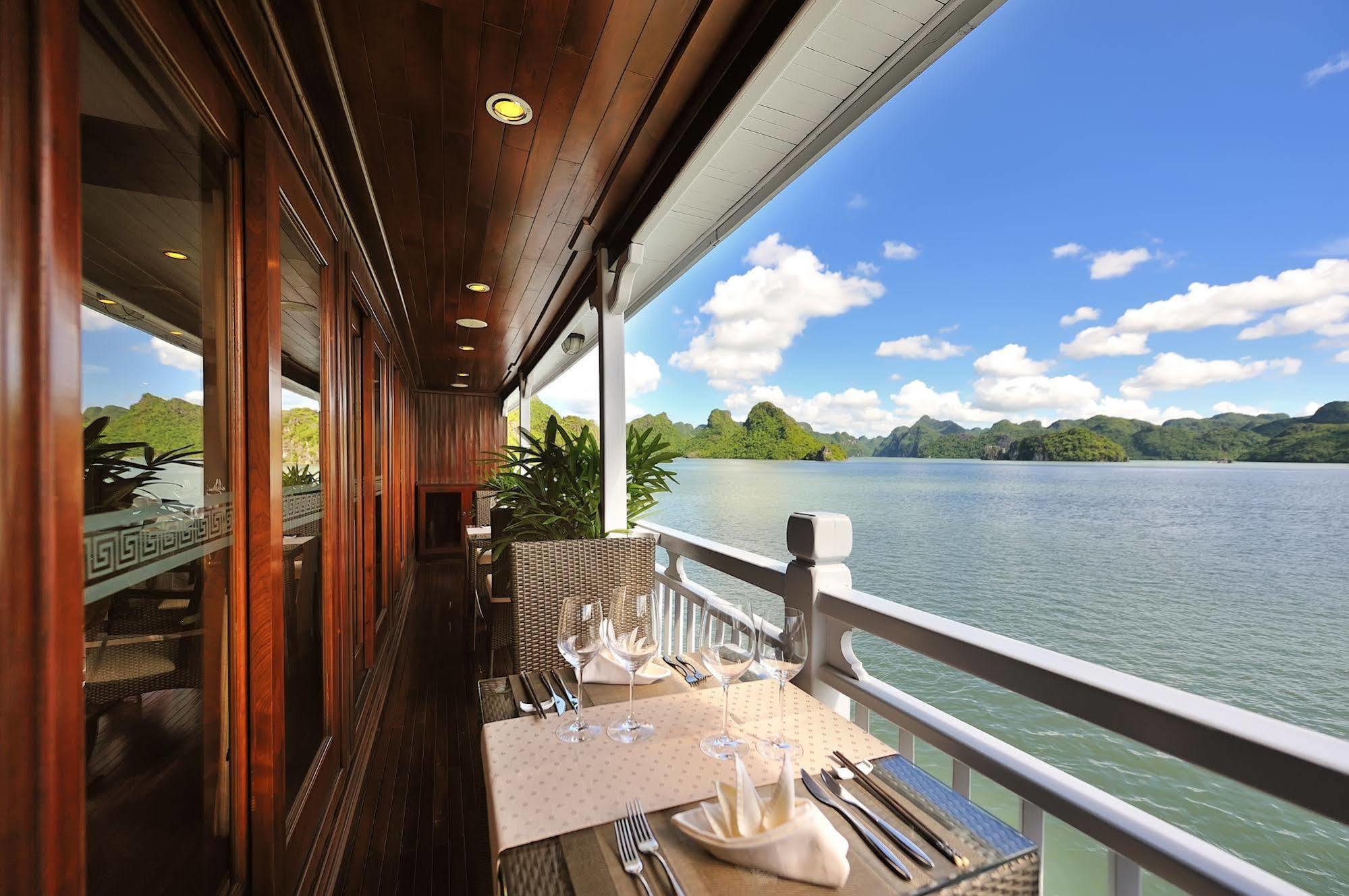 พาราไดซ์ พีค ครุยส์ Hotel ฮาลอง ภายนอก รูปภาพ